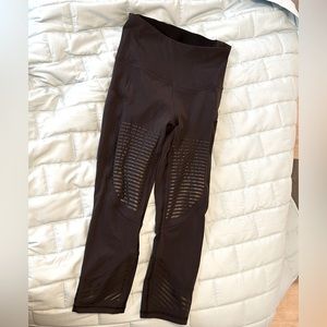 Lululemon leggings size 6